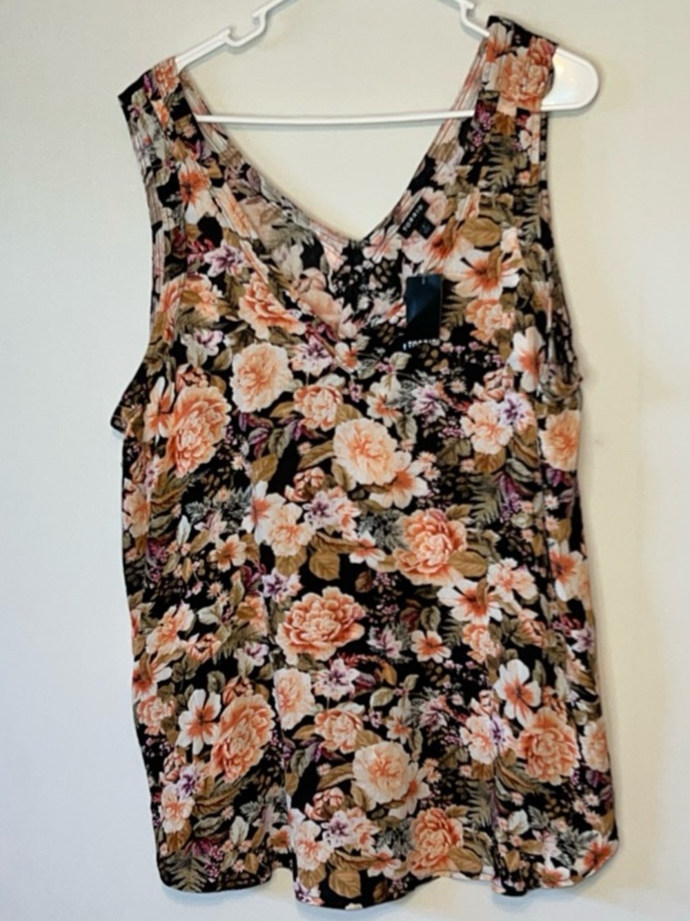 New W/T Torrid Women's Sz 2 18/20 Tank Top Floral  Stretch Rayon Crinkle Cami